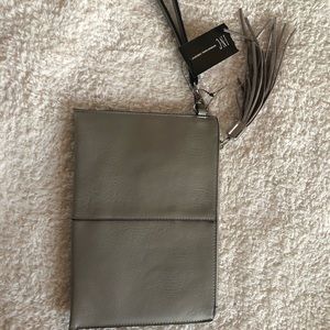 INC Molly clutch